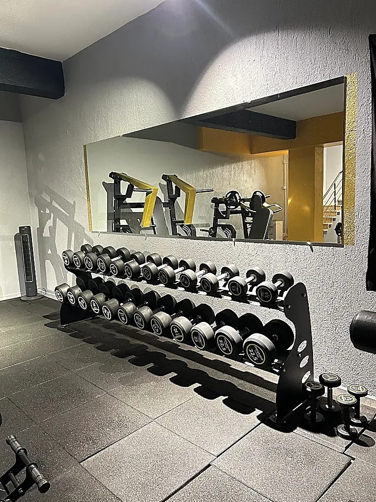 REEL GYM salon iç görünüm
