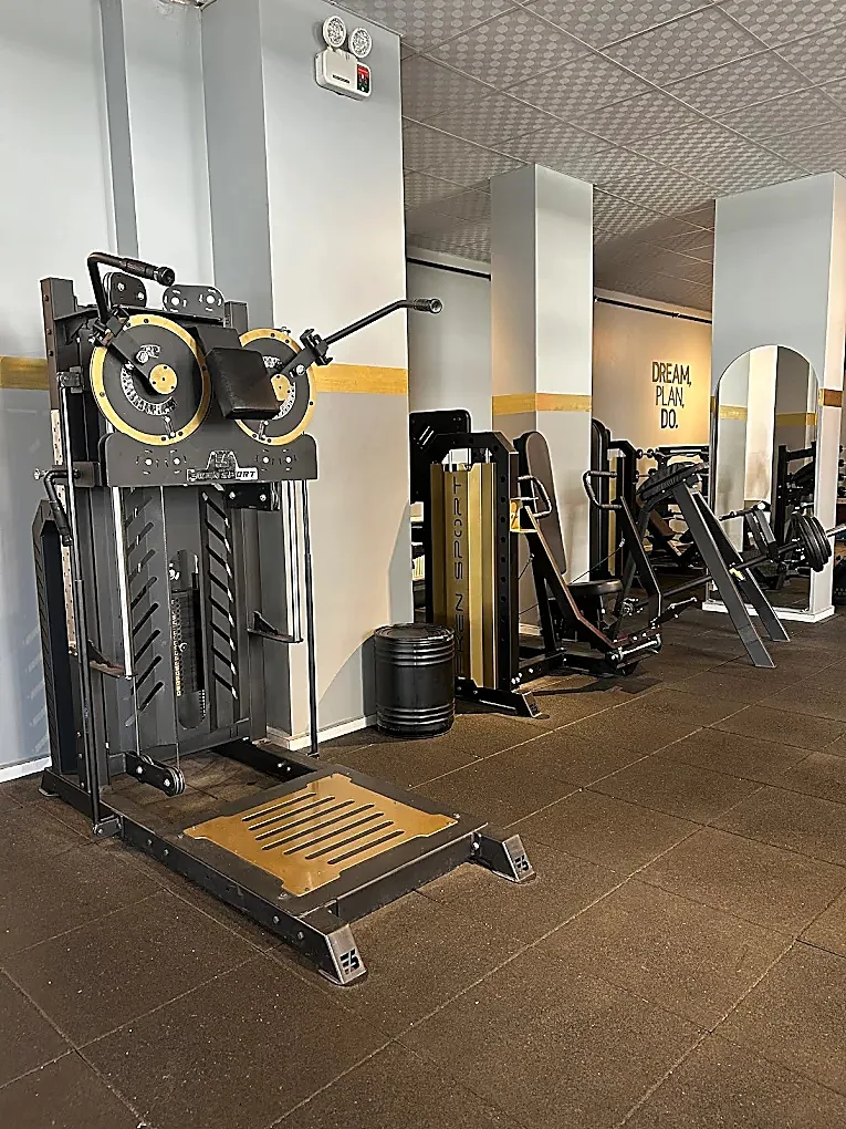 REEL GYM salon genel görünüm